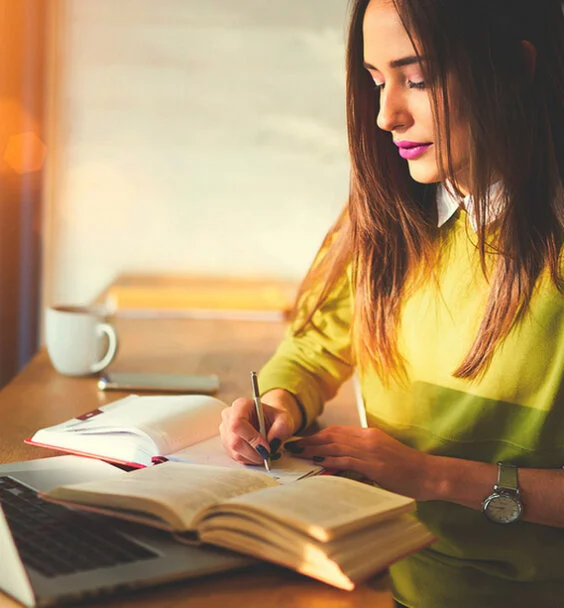 Transforma tu hogar en un espacio ordenado, funcional y en armonía contigo.<br />Te acompaño online o presencialmente para crear un orden práctico y sostenible, sin agobios ni perfección.